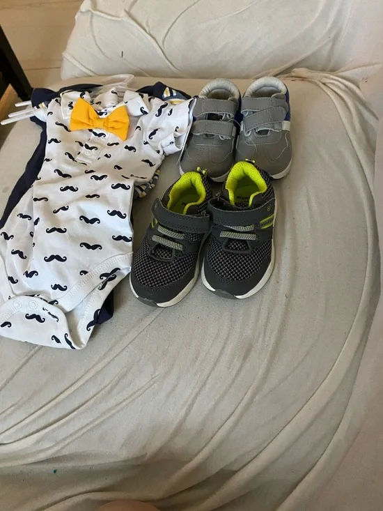 Gray and Lime Kids Sneakers - Velcro Closure - Picture 1 of 1
